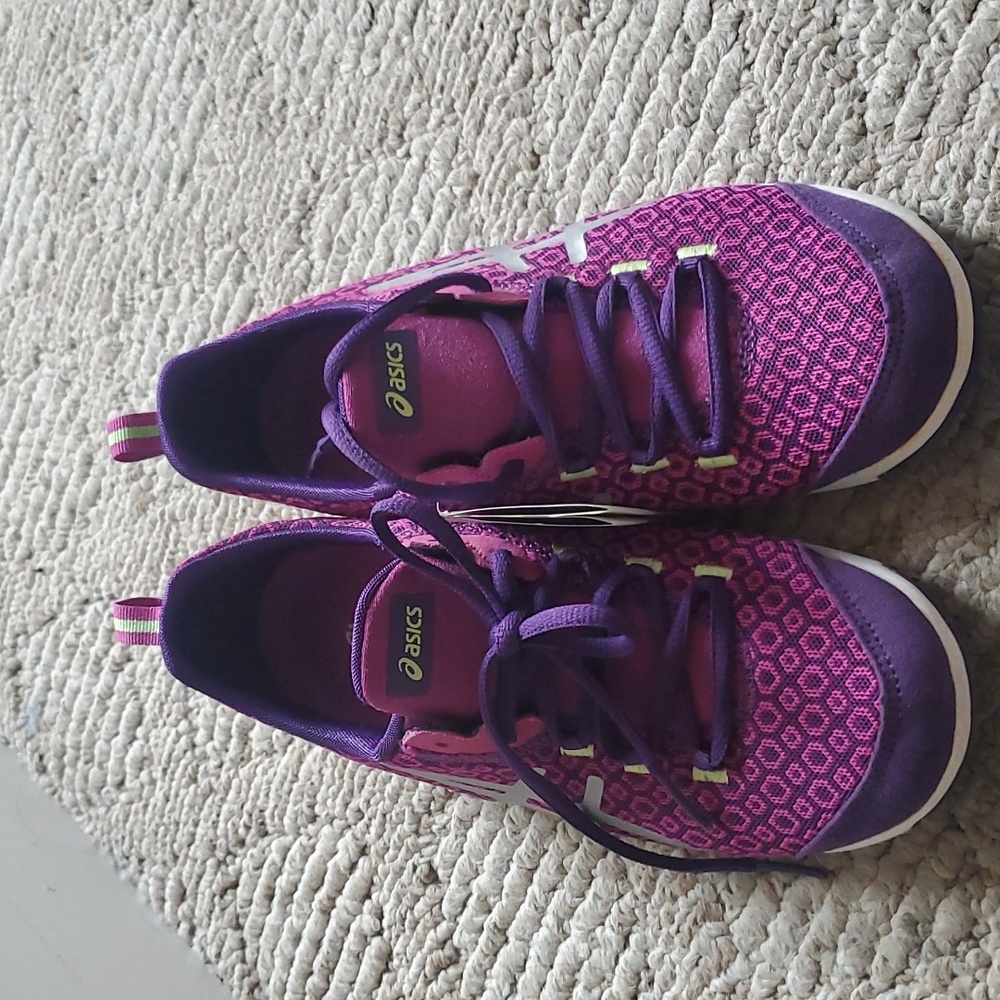 NWT Asics